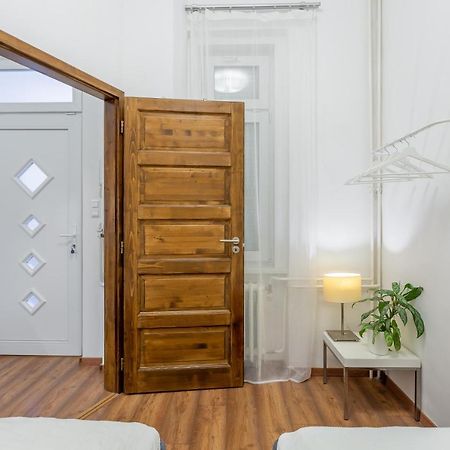 Central Avenue Apartment Budapest Esterno foto