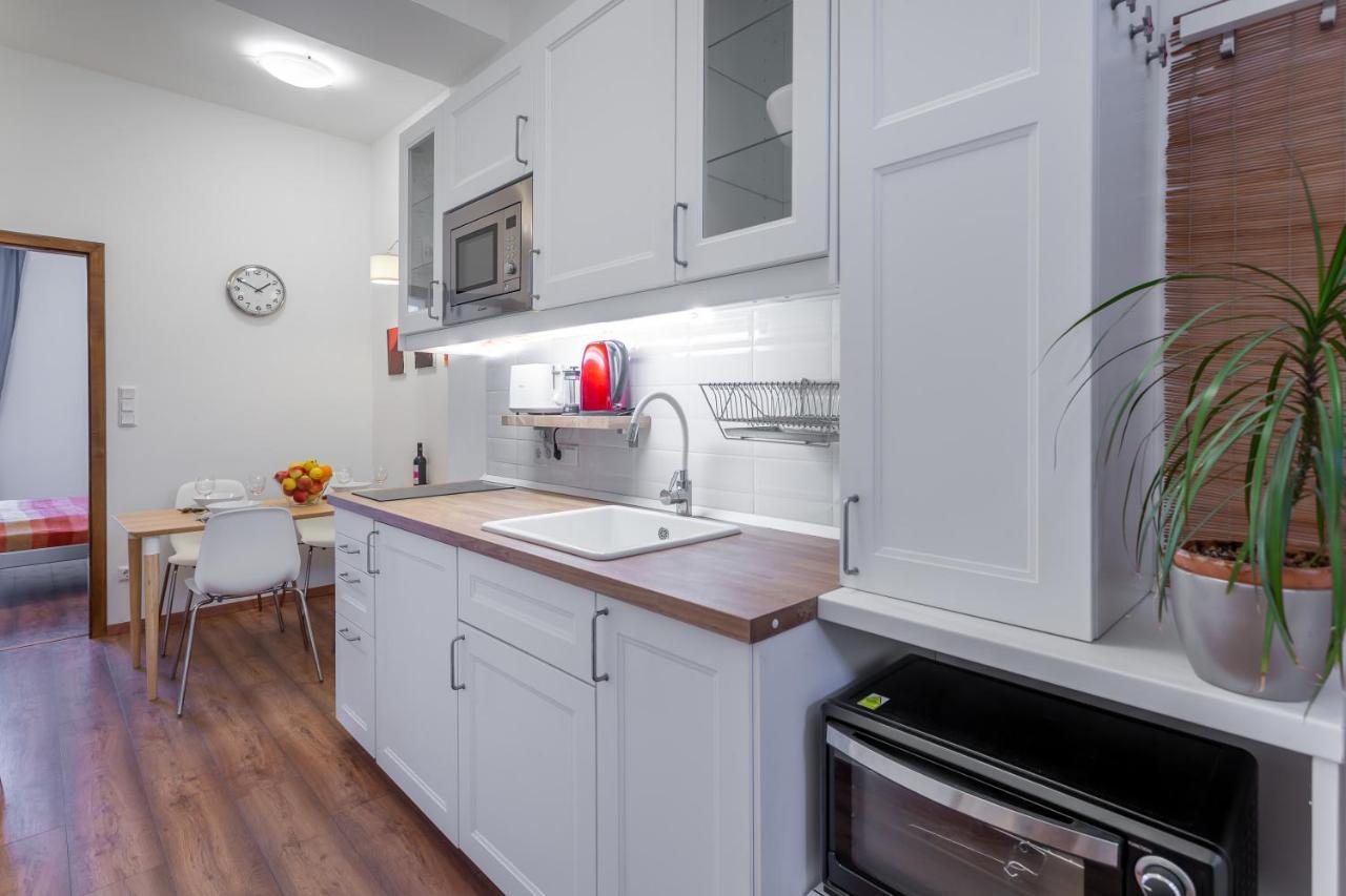 Central Avenue Apartment Budapest Esterno foto