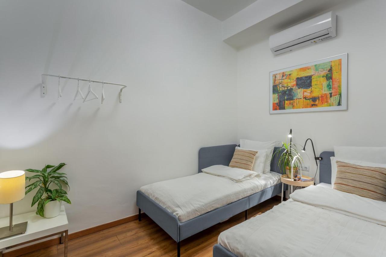 Central Avenue Apartment Budapest Esterno foto
