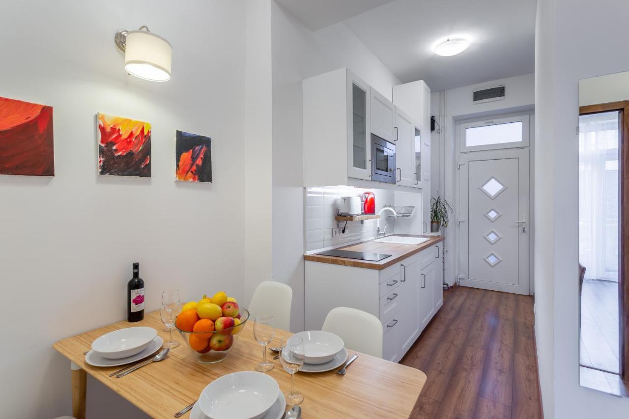 Central Avenue Apartment Budapest Esterno foto