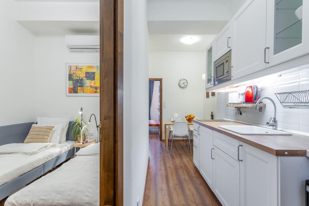 Central Avenue Apartment Budapest Esterno foto