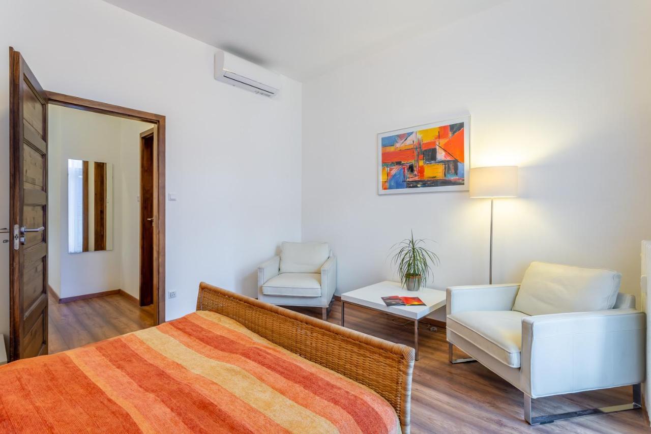 Central Avenue Apartment Budapest Esterno foto