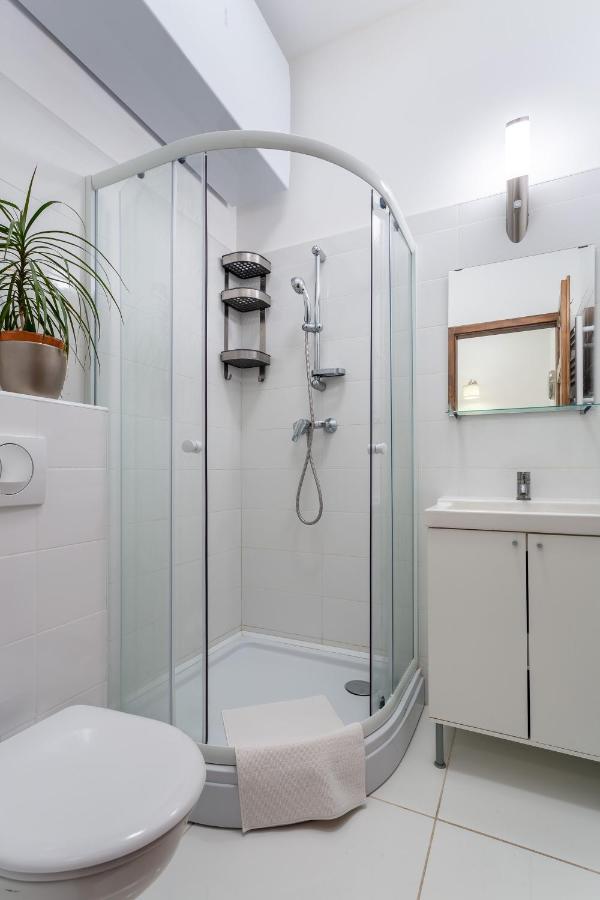 Central Avenue Apartment Budapest Esterno foto