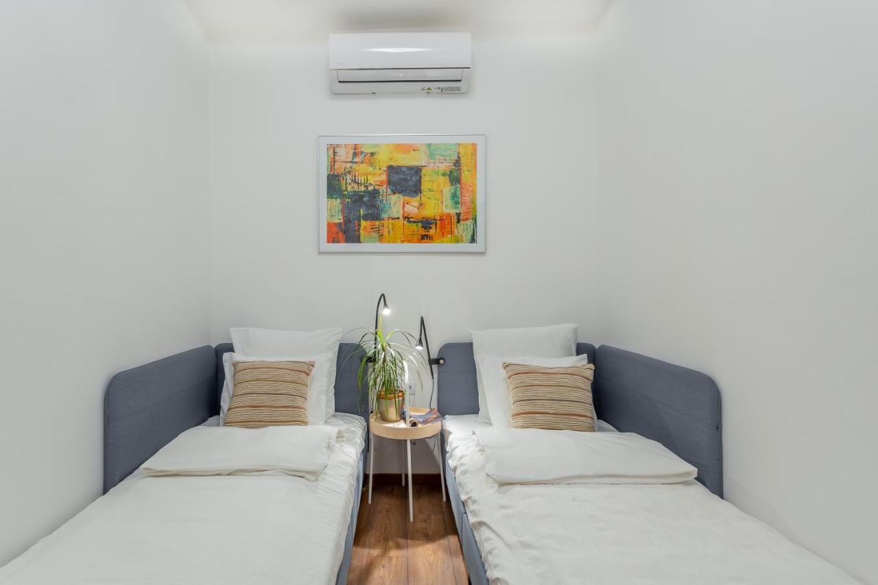 Central Avenue Apartment Budapest Esterno foto